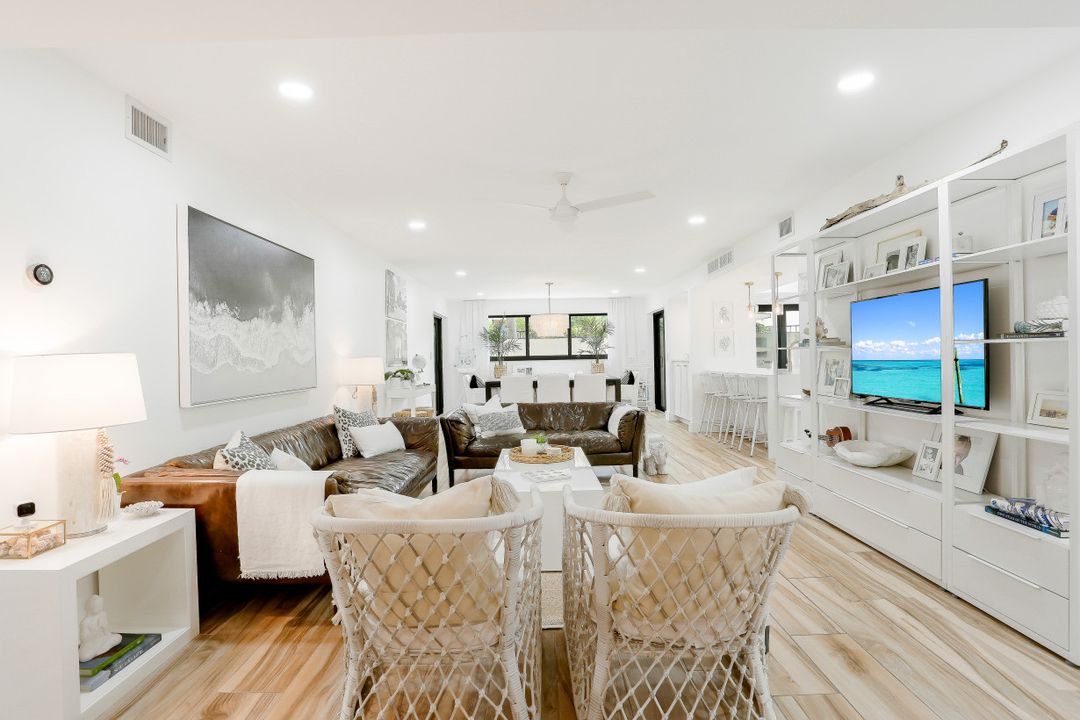 4451 Gulf Shore Blvd N #205, Naples, FL 34103