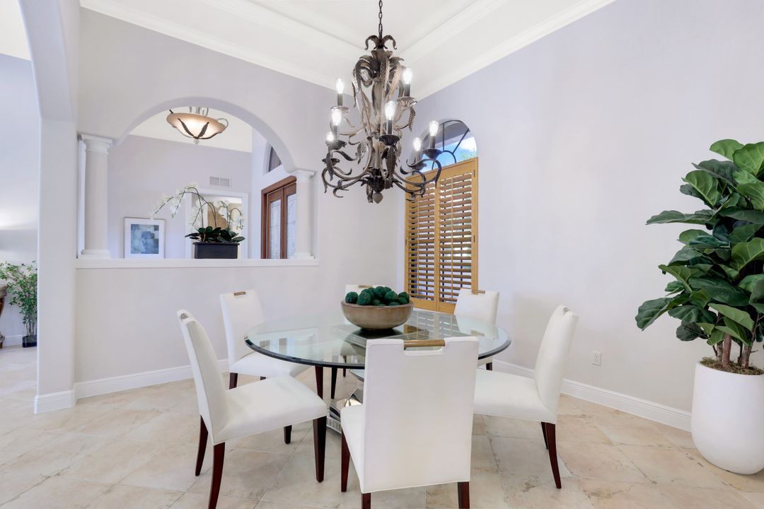 3114 Terramar Ct, Naples, FL 34119