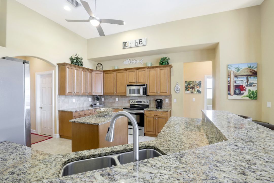 5267 Tiffany Ct, Cape Coral, FL 33904