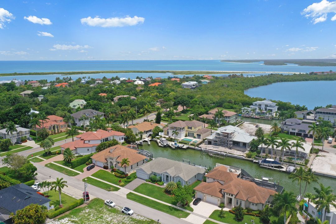 470 Maunder Ct, Marco Island, FL 34145