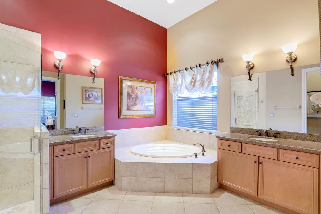 9772 Treasure Cay Ln, Bonita Springs, FL 34135