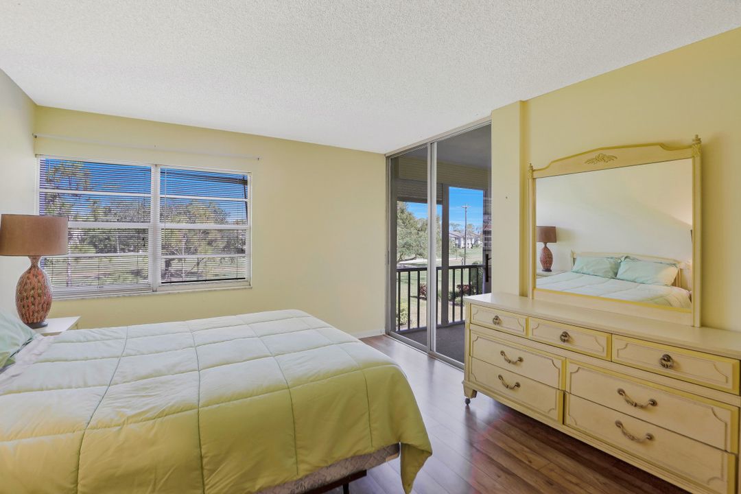 1086 Forest Lakes Dr #9207, Naples, FL 34105