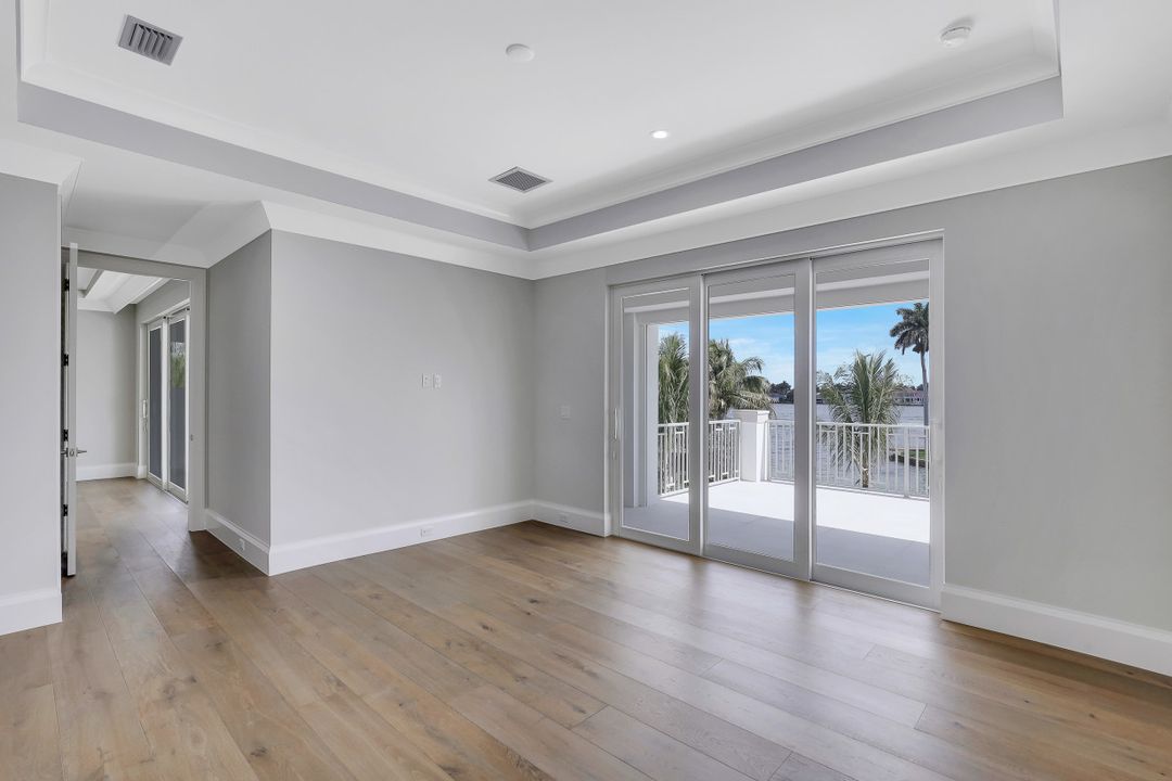 940 17th Ave S, Naples, FL 34102