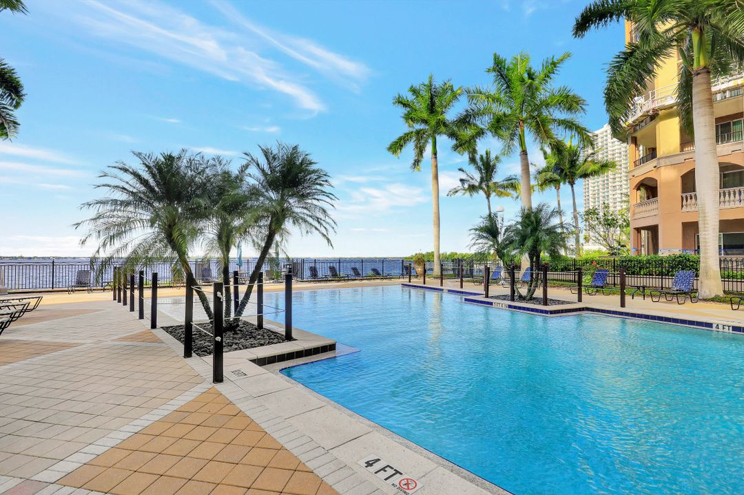 2825 Palm Beach Blvd #519, Fort Myers, FL 33916