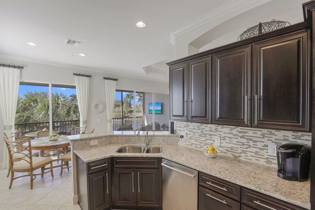 8843 Nautical Landing Cir #201, Naples, FL 34120