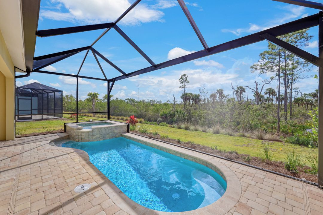 6435 Negril Isle Dr, Naples, FL 34113