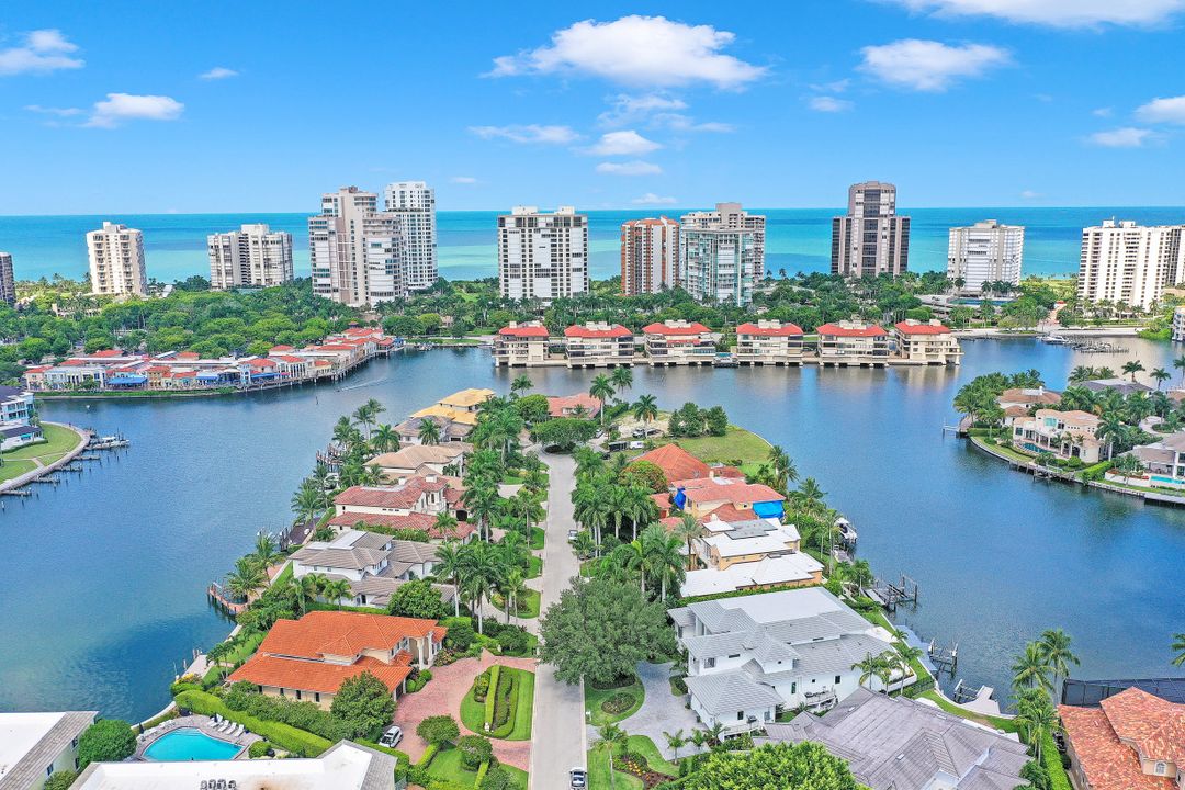 313 Turtle Hatch Rd, Naples, FL 34103