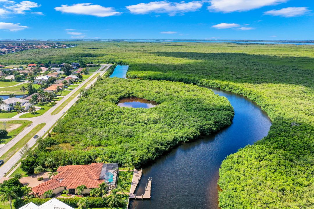 3920 Surfside Blvd, Cape Coral, FL 33914