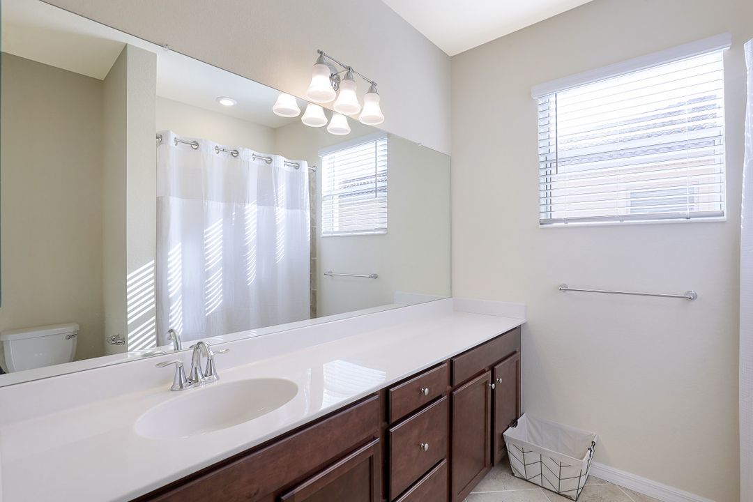 8884 Via Isola Court, Fort Myers, FL 33966