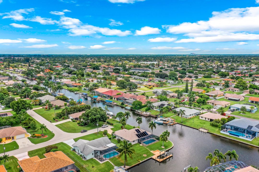 202 SW 37th Terrace, Cape Coral, FL 33914