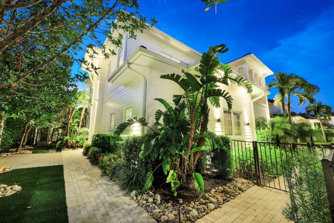 9184 Mercato Ln, Naples, FL 34108
