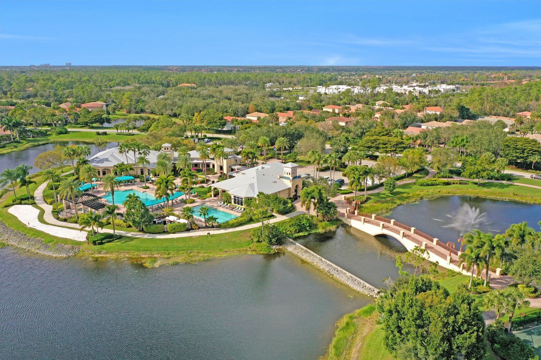 1627 Triangle Palm Terrace, Naples, FL 34119