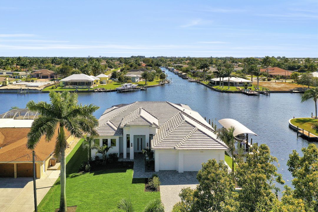 4934 SW 2nd Pl, Cape Coral, FL 33914
