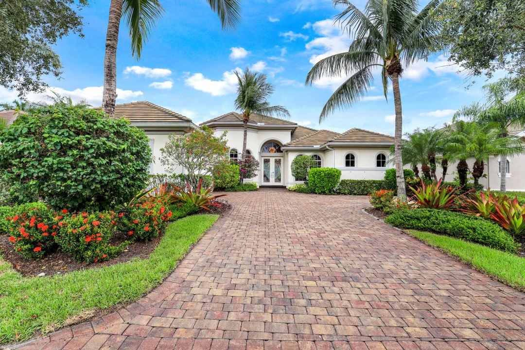 8733 Hideaway Harbor Ct, Naples, FL 34120