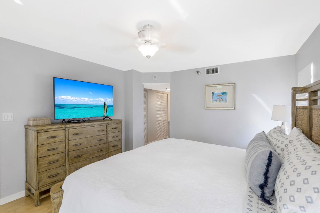 5501 Heron Point Dr #202, Naples, FL 34108