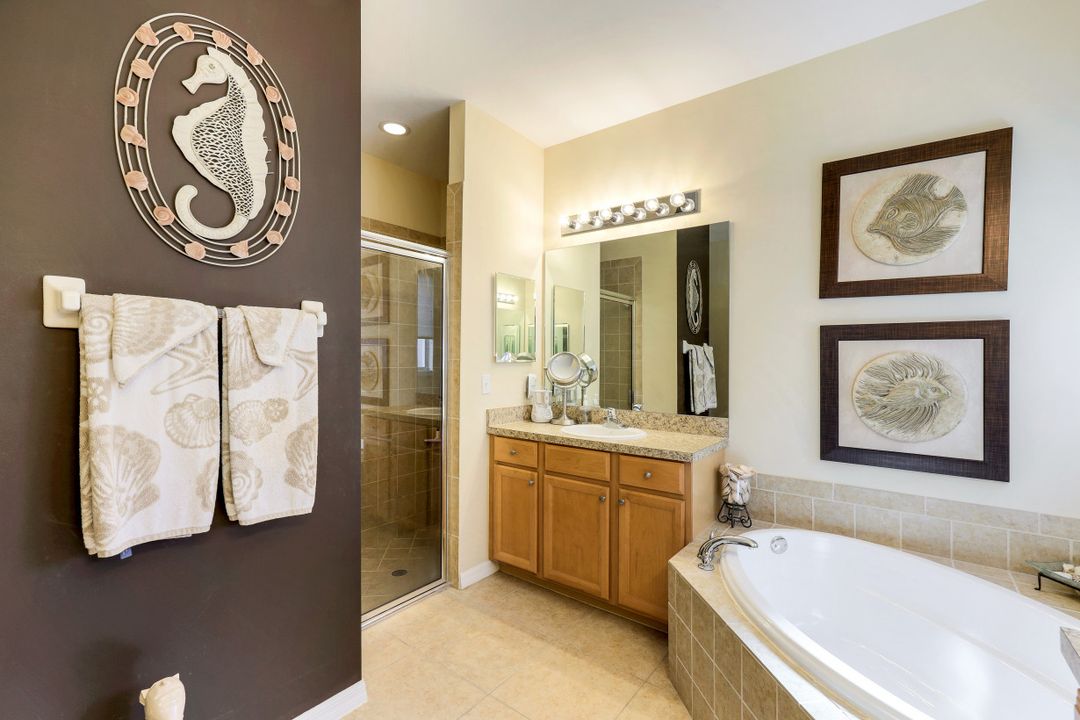 8615 Sumner Ave, Fort Myers, FL 33908