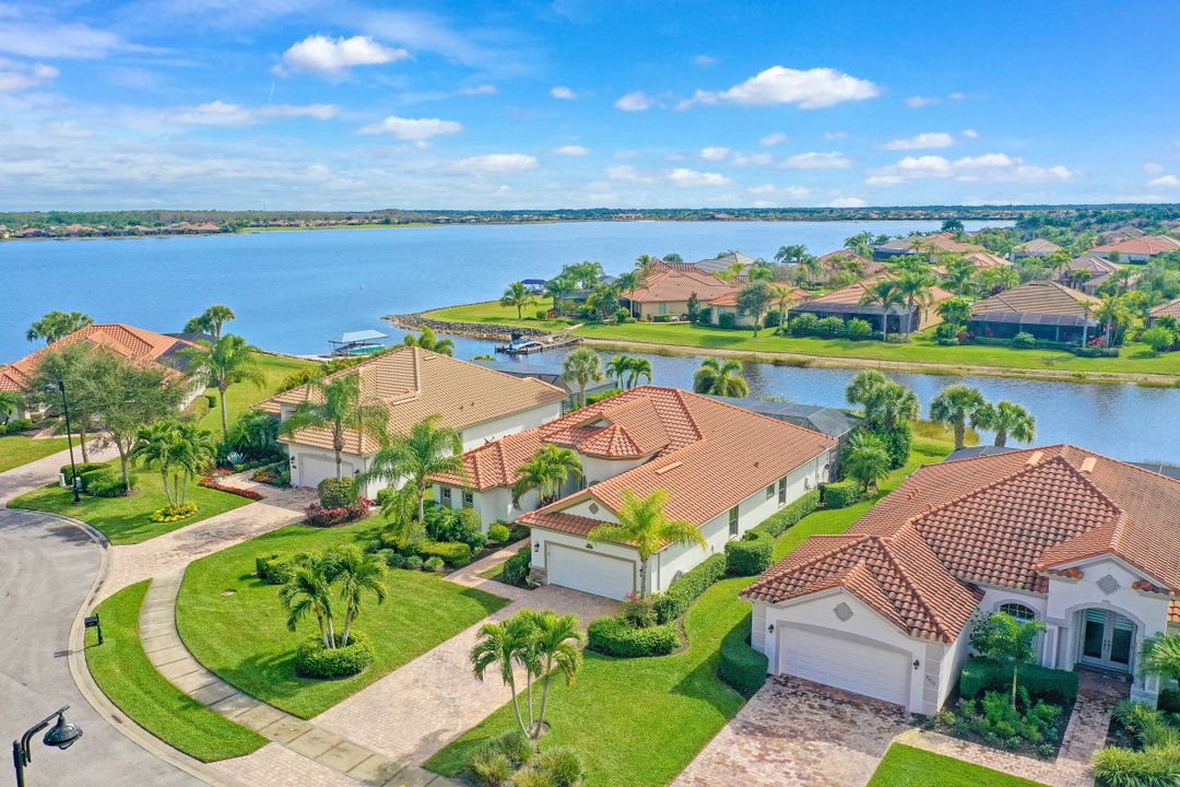 9416 Copper Rock Ct, Naples, FL 34120