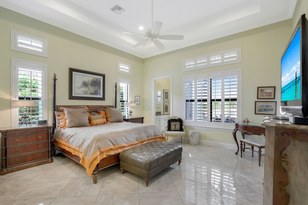 8651 Amour Ct, Naples, FL 34119