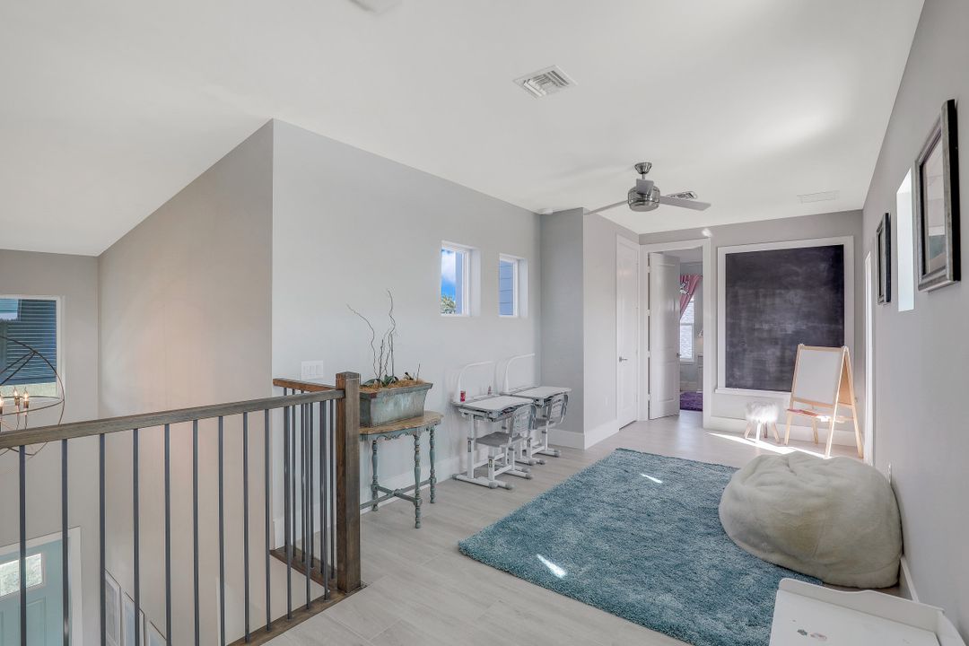 255 Columbus Way, Marco Island, FL 34145