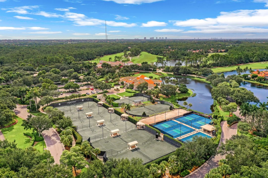 15655 Villoresi Way, Naples, FL 34110