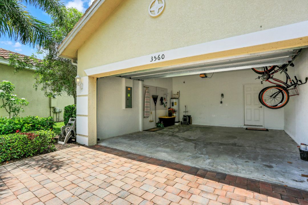 3560 Dandolo Cir, Cape Coral, FL 33909