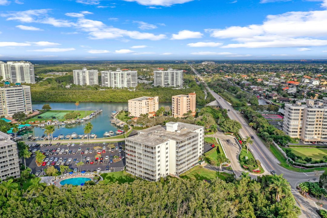 1 Bluebill Ave #306, Naples, FL 34108
