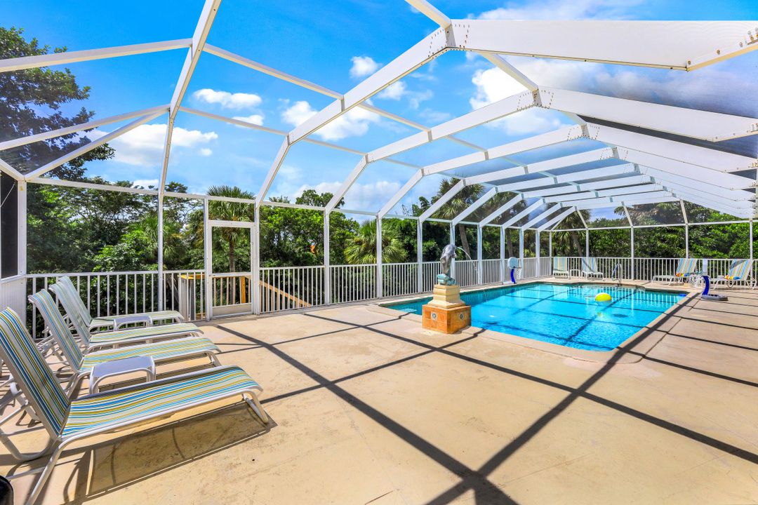 550 Inlet Dr, Marco Island, FL 34145