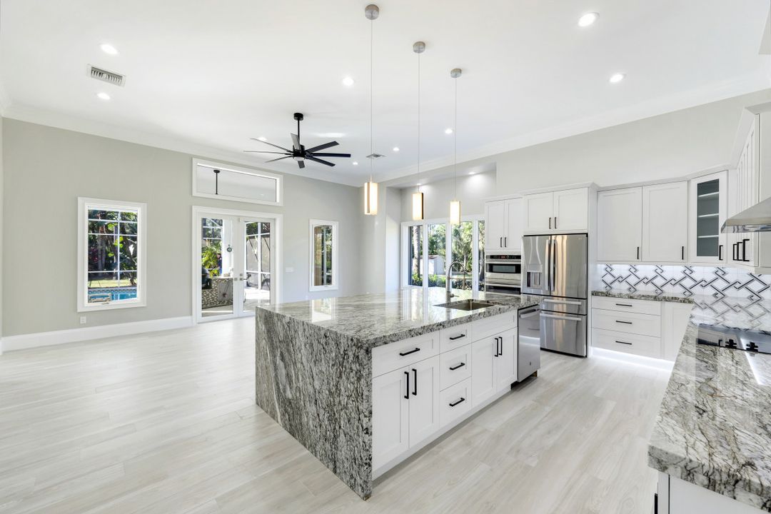 4040 1st Ave SW, Naples, FL 34119