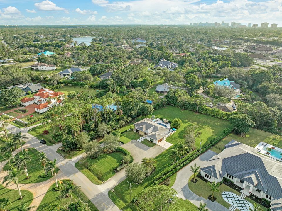 615 Carica Rd, Naples, FL 34108