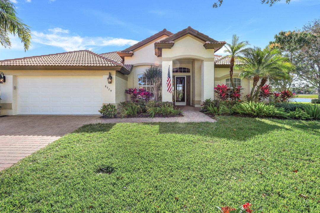 8979 Morgan Ct, Naples, FL 34113