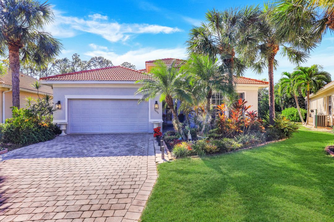 16156 Parque Ln, Naples, FL 34110