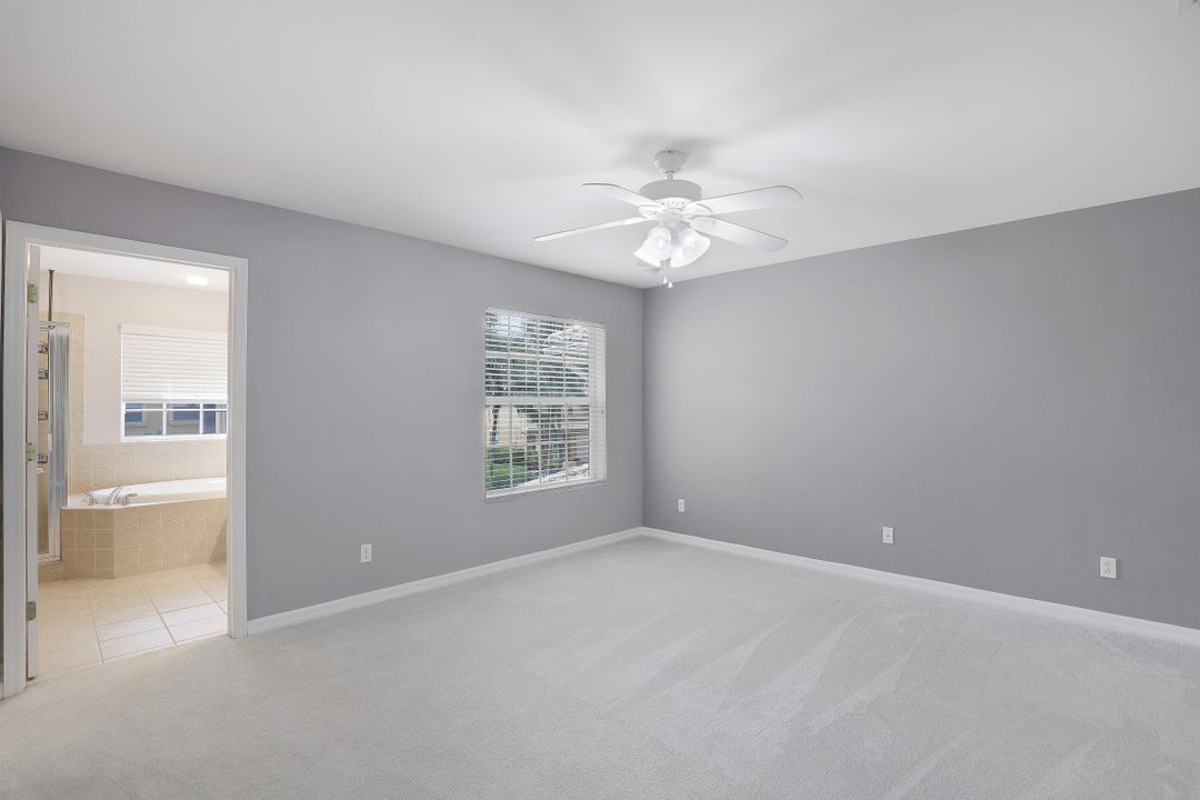 9723 Heatherstone Lake Ct, Estero, FL 33928