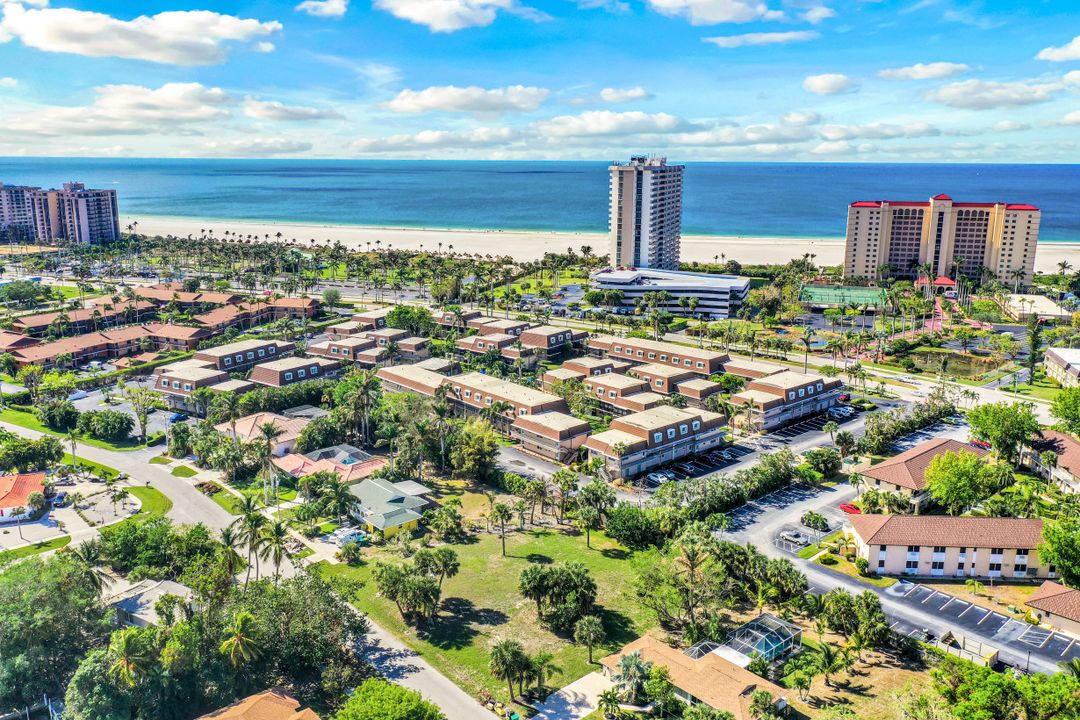 122 Greenbrier St, Marco Island, FL 34145