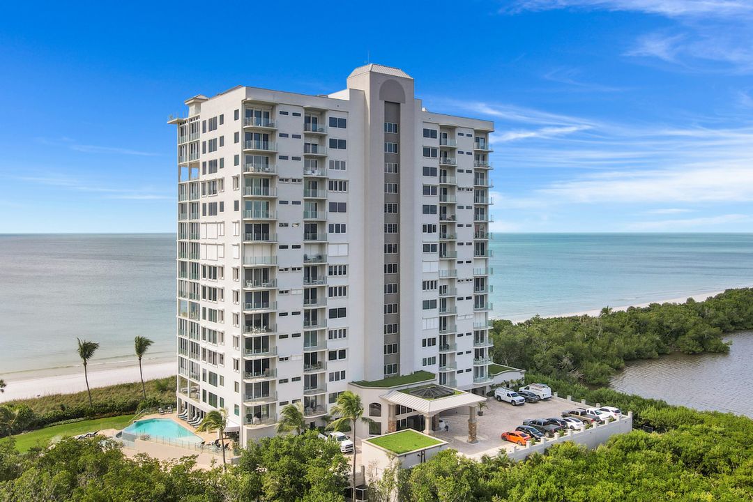 10 Seagate Dr #6S, Naples, FL 34103