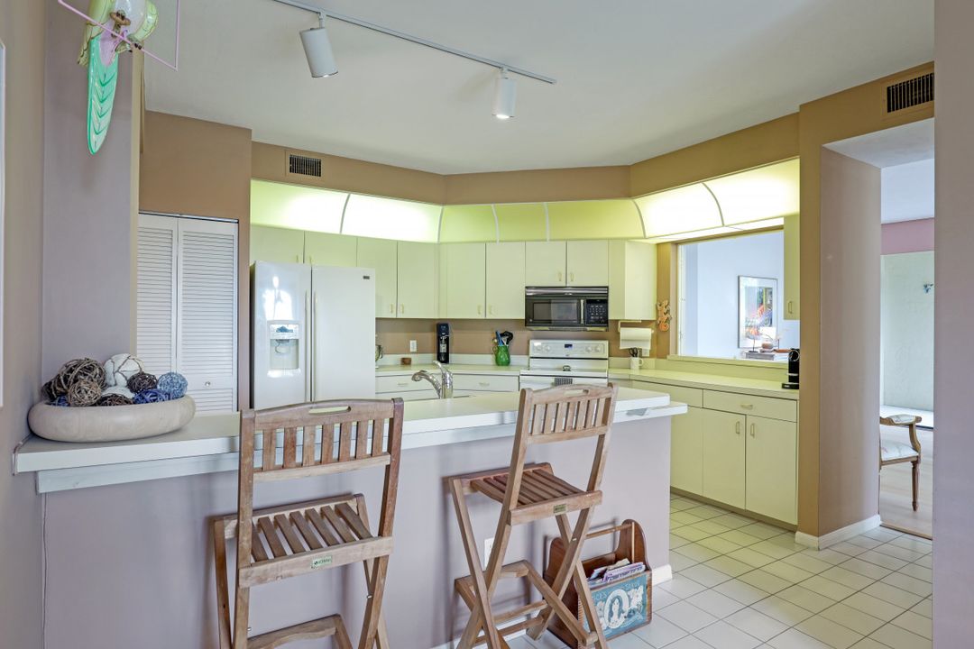 6500 Valen Way #305A, Naples, FL 34108