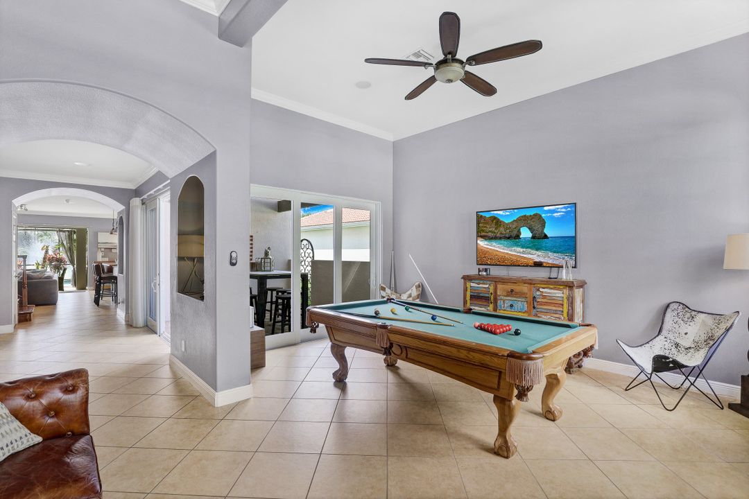 7632 Martino Cir, Naples, FL 34112