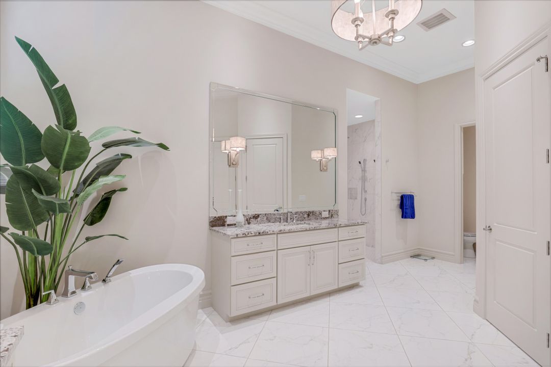 16459 Seneca Way, Naples, FL 34110