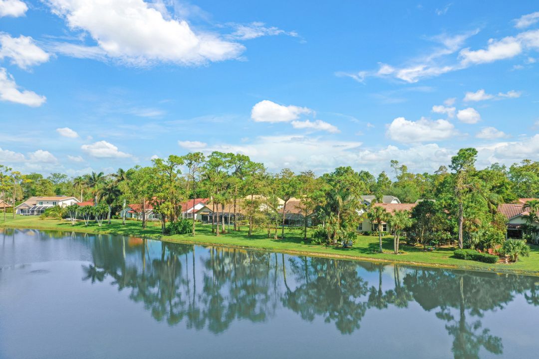 381 Henley Dr, Naples, FL 34104