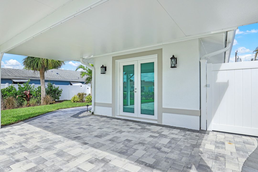 643 108th Ave N, Naples, FL 34108