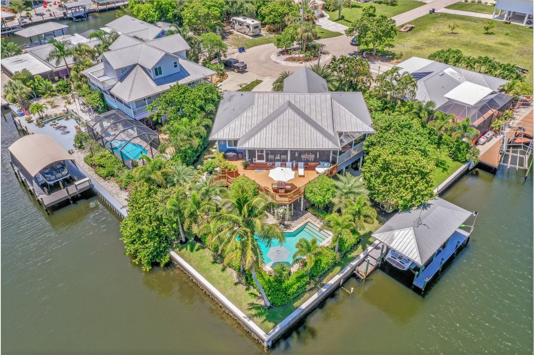 3544 Ruby Ave, Saint James City, FL 33956