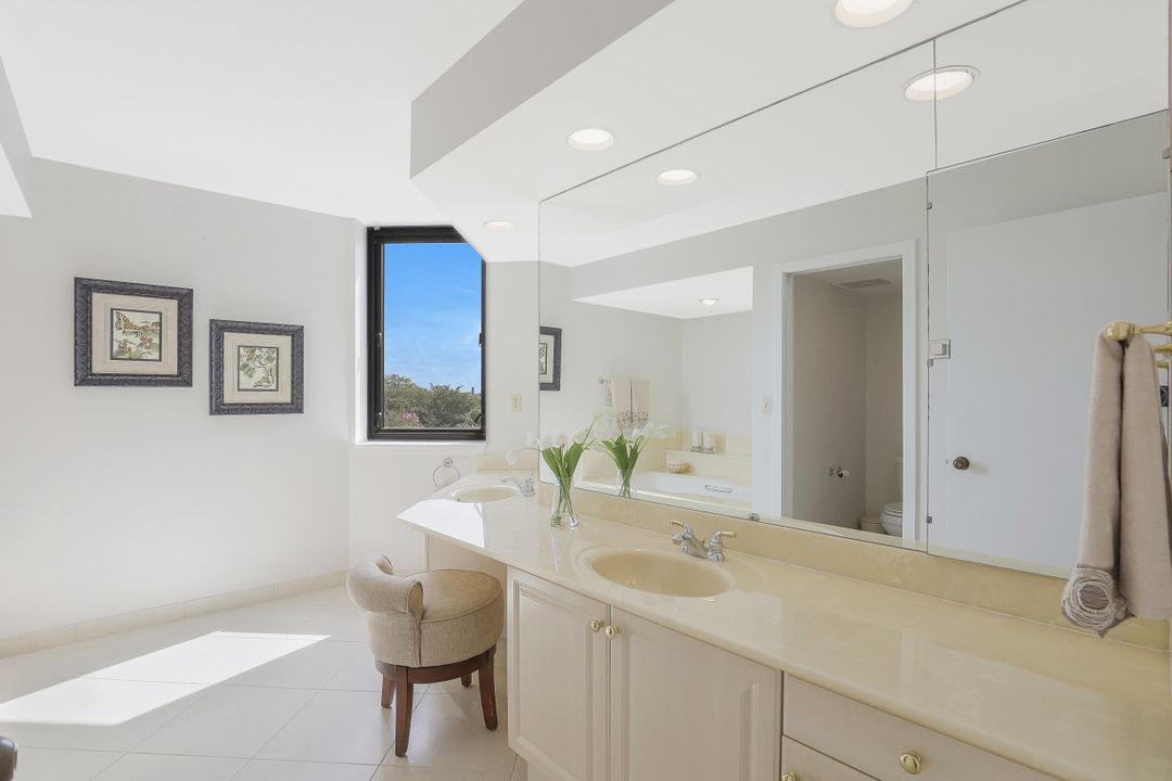 5555 Heron Point Dr #402, Naples, FL 34108