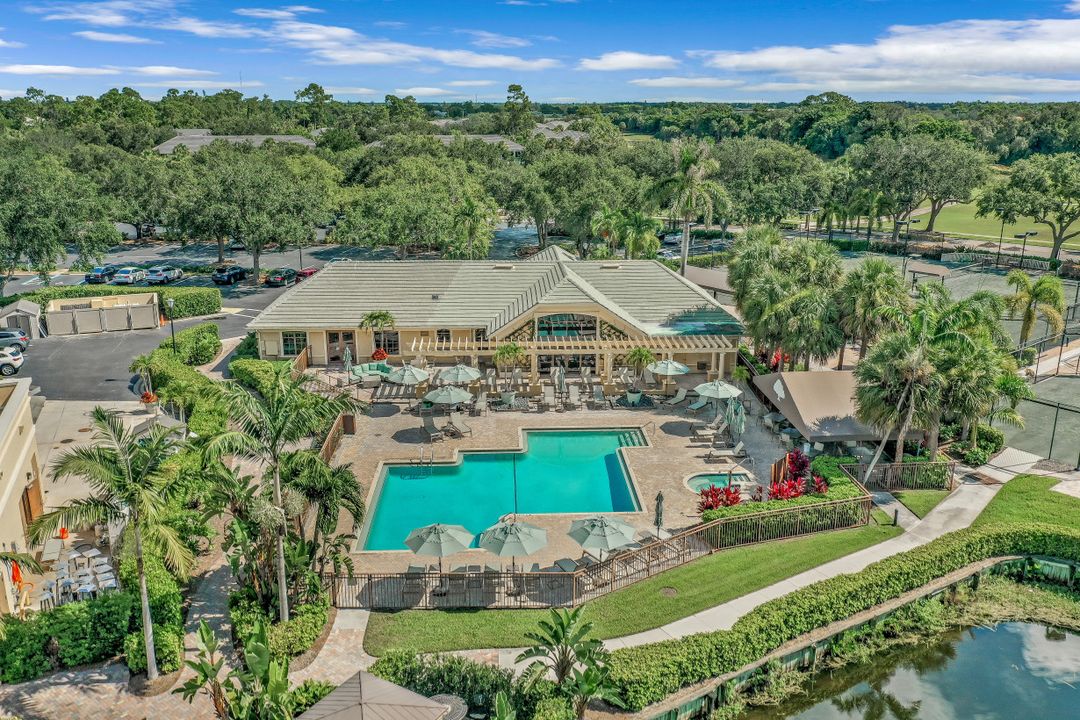 1818 Leamington Ln, Naples, FL 34109