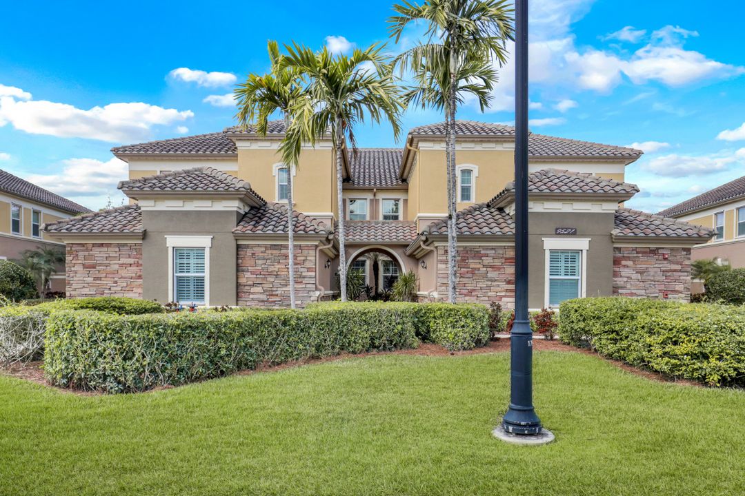 9521 Ironstone Terrace #101, Naples, FL 34120