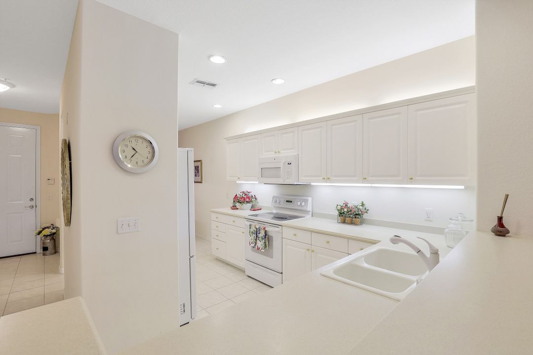 4864 Hampshire Ct #303, Naples, FL 34112