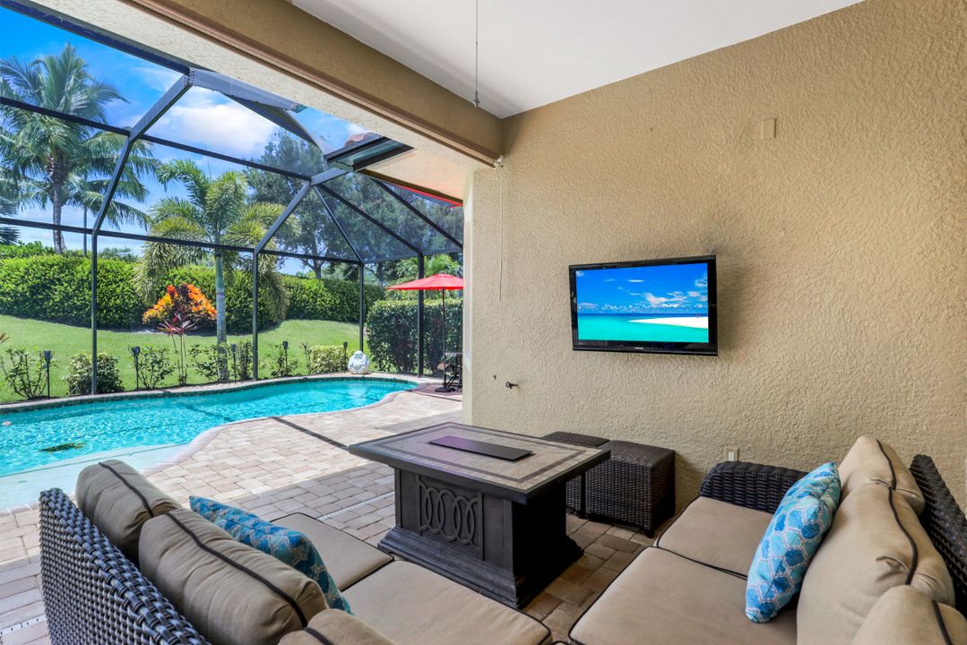 9097 Isla Bella Cir, Bonita Springs, FL 34135