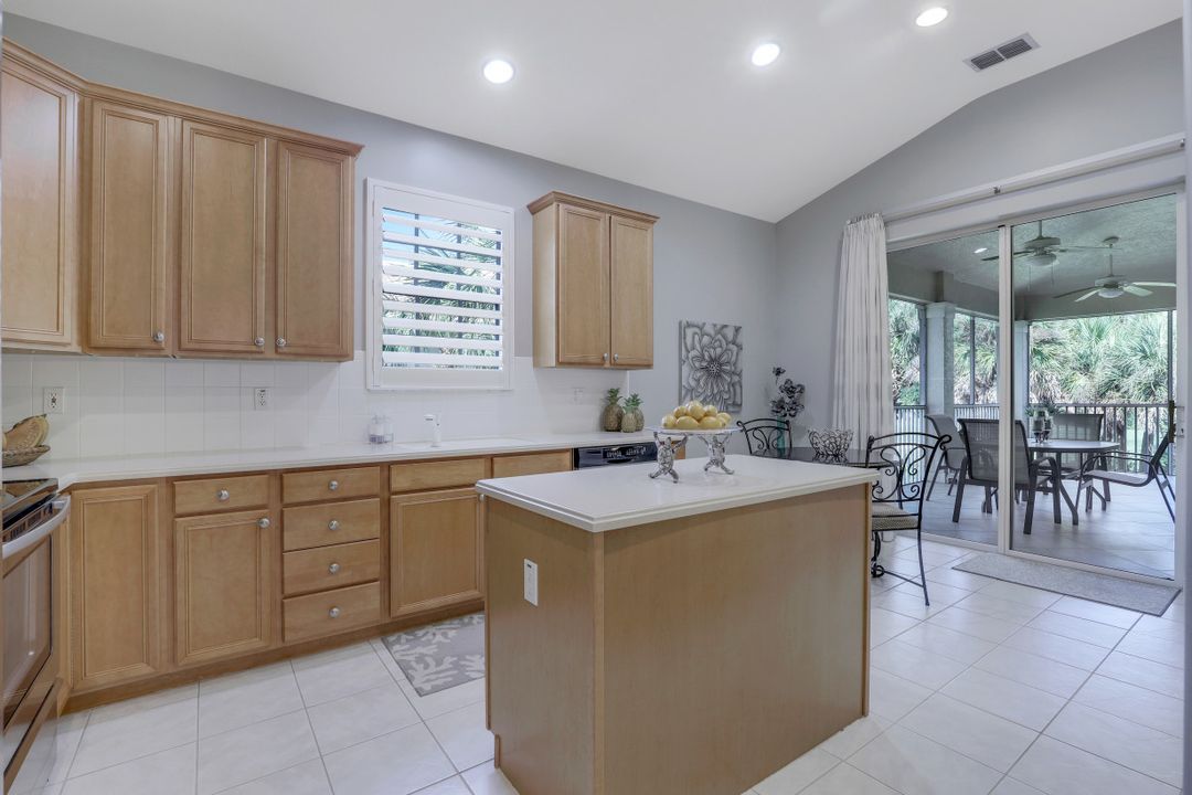 4810 Shinnecock Hills Ct, Naples, FL 34112