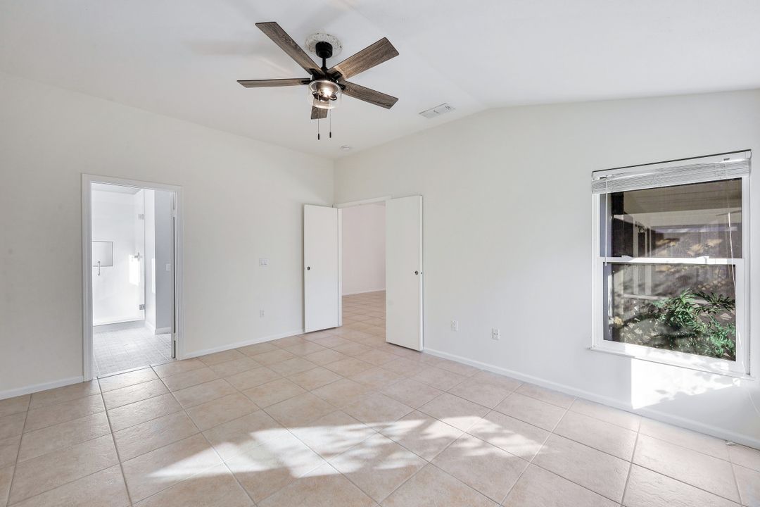 3658 Kent Dr, Naples, FL 34112