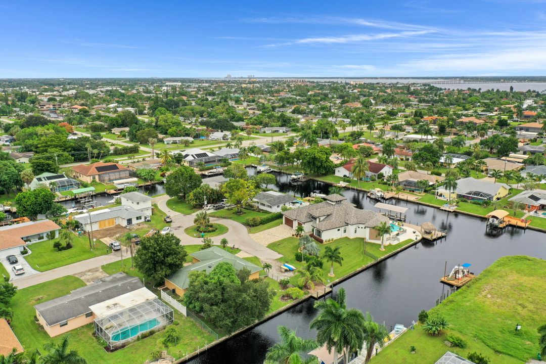 846 Monticello Ct, Cape Coral, FL 33904