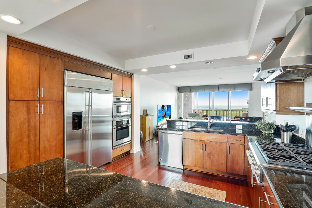 275 Indies Way #1605, Naples, FL 34110