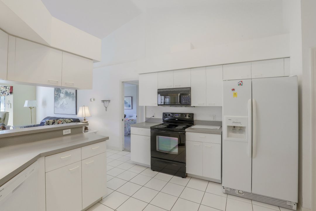 11708 Longshore Way W, Naples, FL 34119